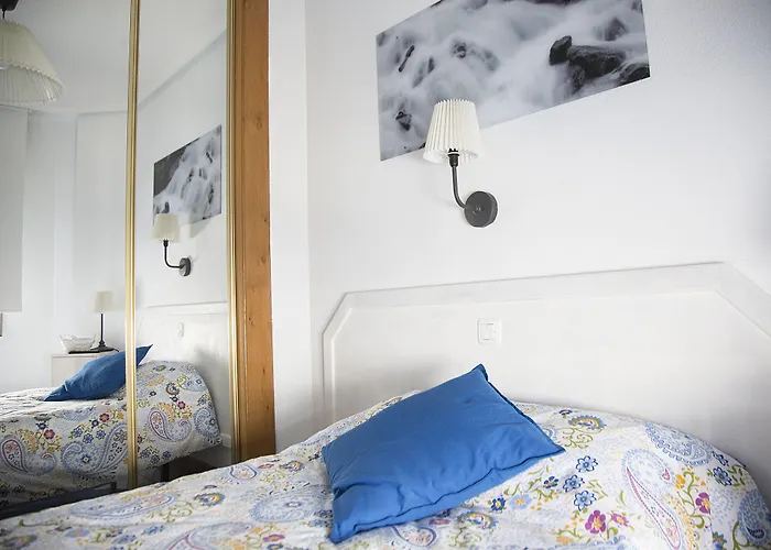 Alojamiento La Ballena * Santoña