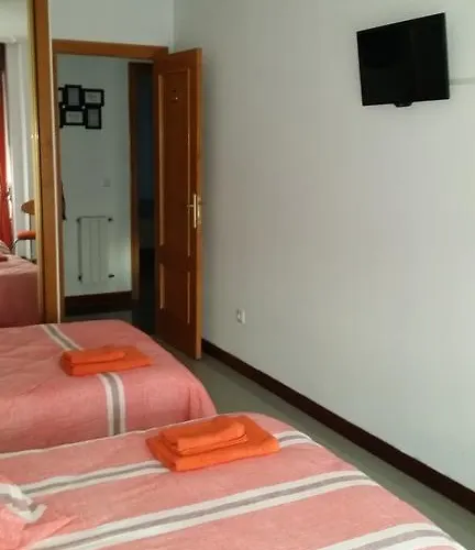 Bed & Breakfast Alojamiento La Ballena Santoña